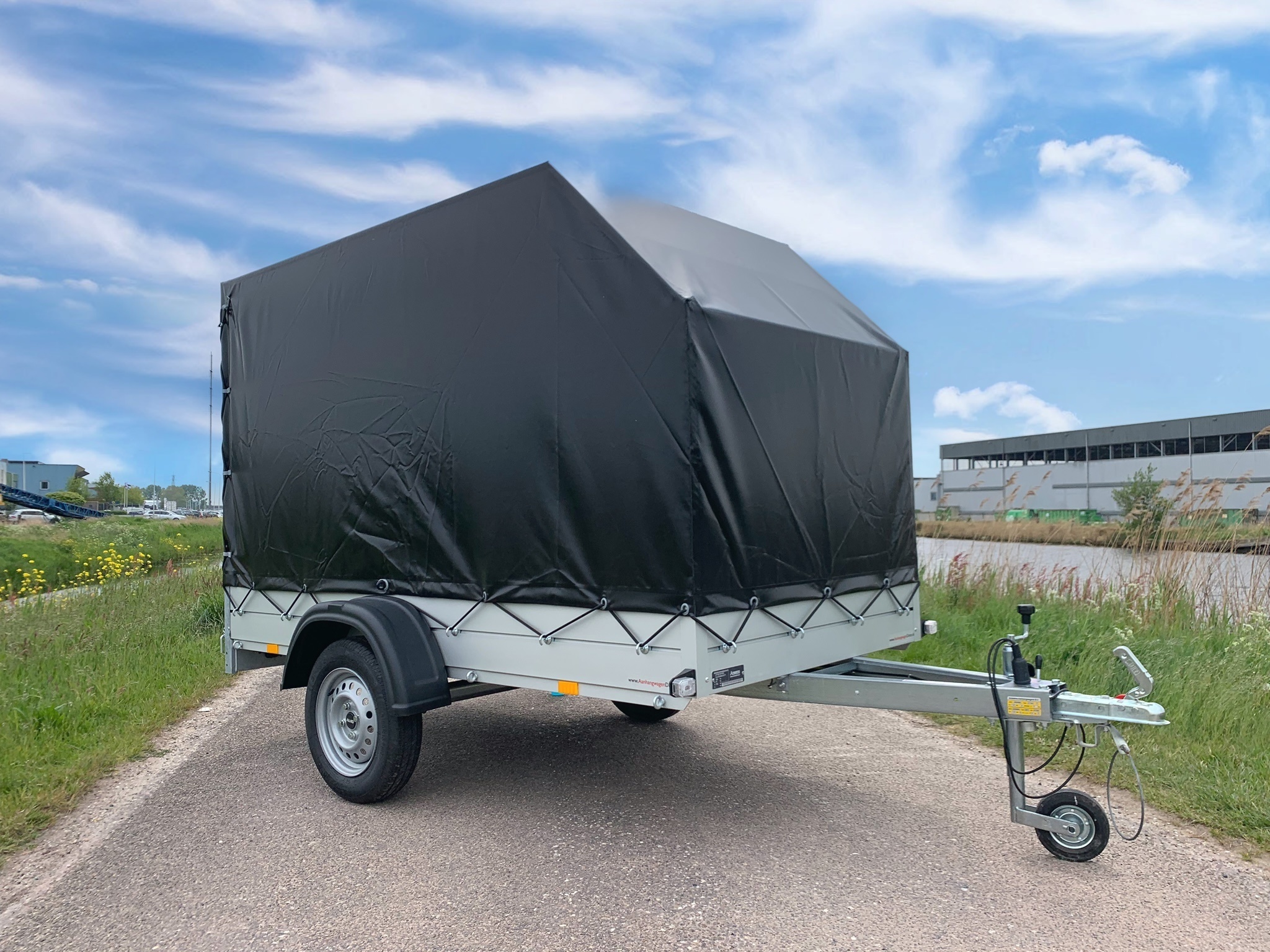 Anssems GT 750 bakwagen - 750 kg bruto laadvermogen - 251x126 cm laadoppervlak - ongeremd - inclusief voorgemonteerde huif