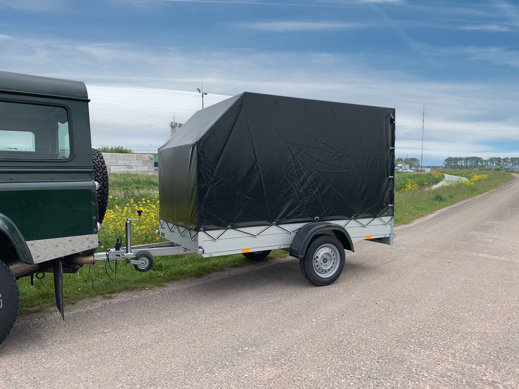 Anssems GT 750 bakwagen - 750 kg bruto laadvermogen - 251x126 cm laadoppervlak - ongeremd - inclusief voorgemonteerde huif