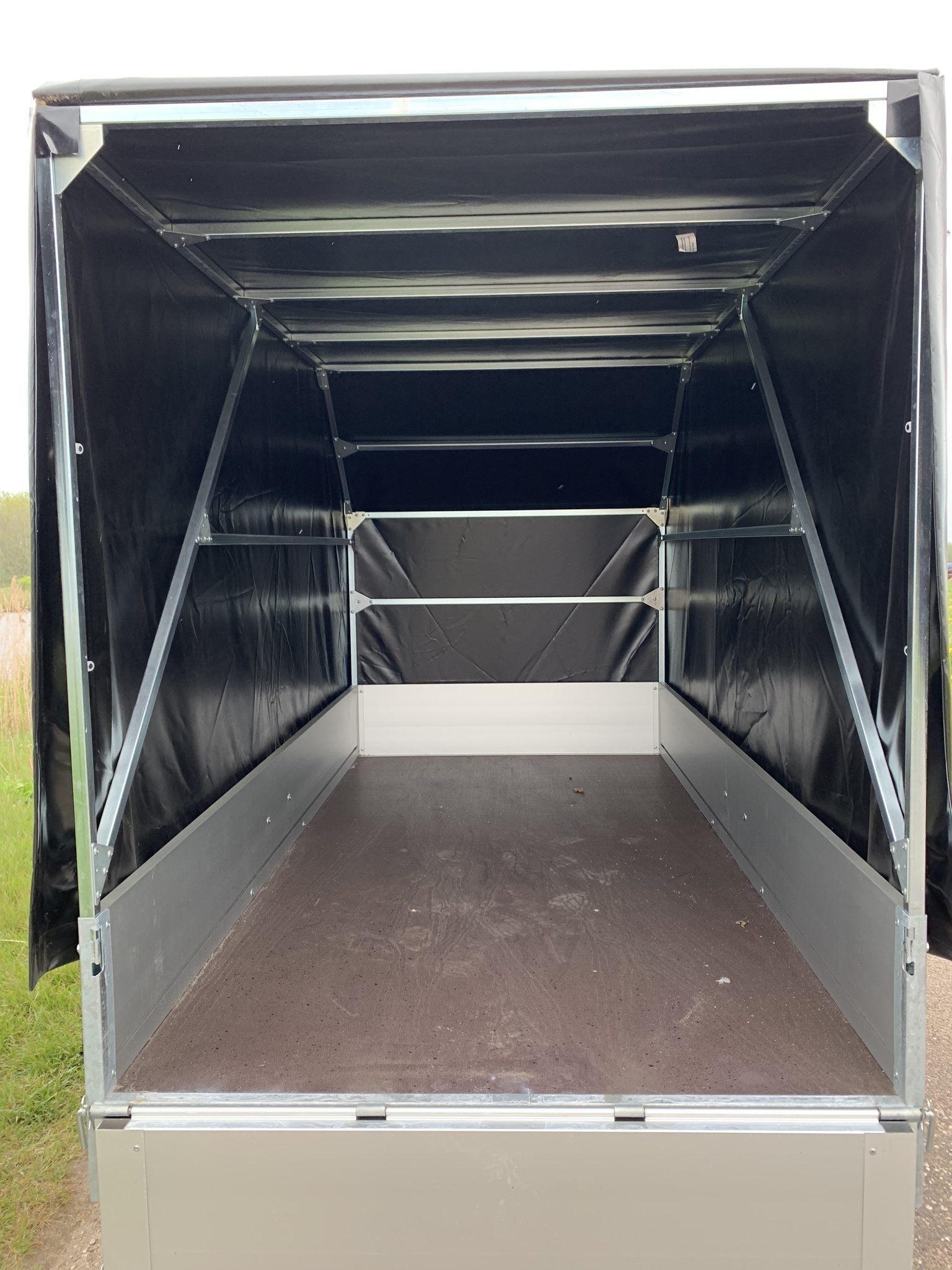 Anssems GT 750 bakwagen - 750 kg bruto laadvermogen - 251x126 cm laadoppervlak - ongeremd - inclusief voorgemonteerde huif