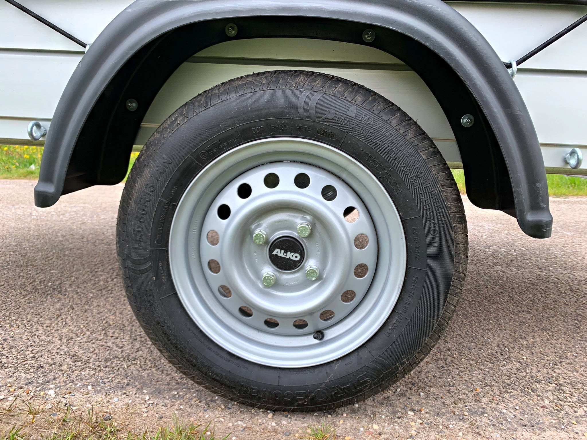 Anssems GT 750 bakwagen - 750 kg bruto laadvermogen - 251x126 cm laadoppervlak - ongeremd - inclusief voorgemonteerde huif