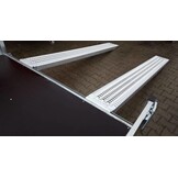 Geremde Eduard multitransporter - 606x220 cm - 3500 kg bruto laadvermogen - 56 cm laadvloerhoogte - 30 cm borden - inclusief oprijplaten en handlier - tridem asser