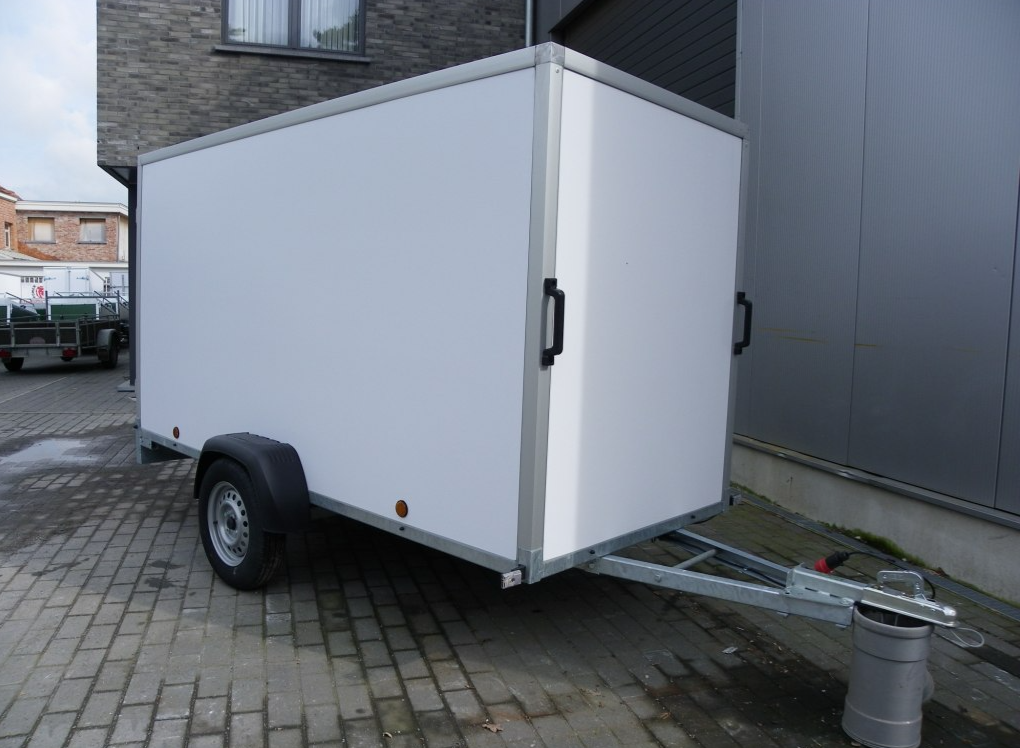 Powertrailer GEKA 5 gesloten aanhangwagen - 257x132x150 cm  - 750 kg bruto laadvermogen - geremd en ongeremd