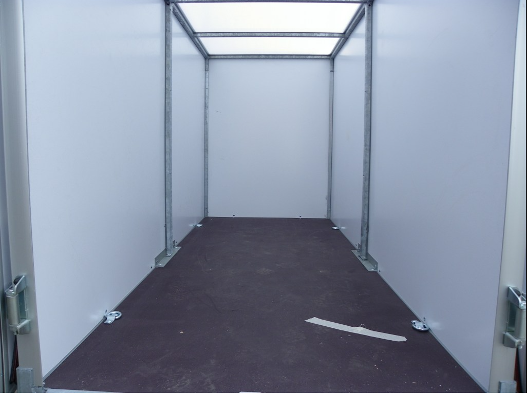 Powertrailer GEKA 5 gesloten aanhangwagen - 257x132x150 cm - 1000 t/m 2700 kg bruto laadvermogen - geremd