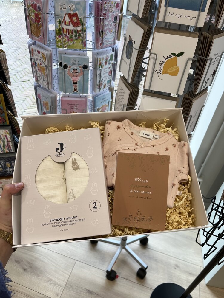 Geschenkbox - Umstandspaket - Mädchen Geschenkbox - Umstandspaket - Mädchen