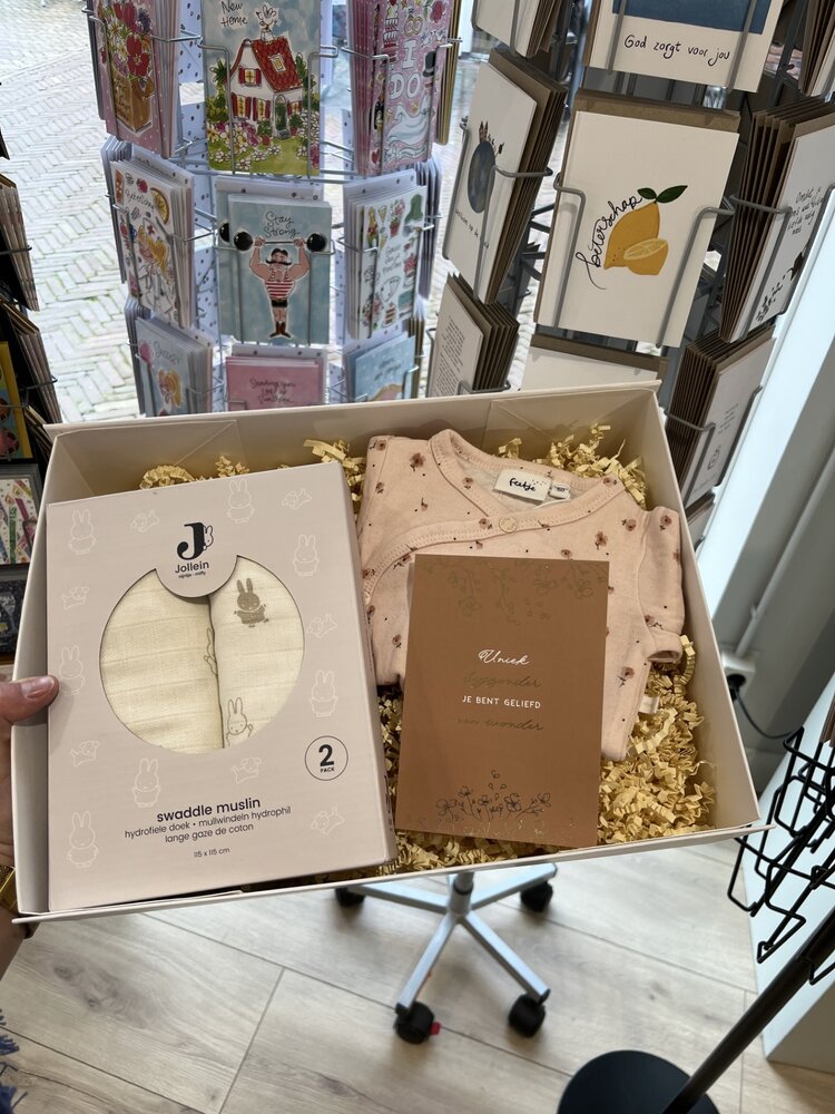 Gift box - Maternity package - Girl