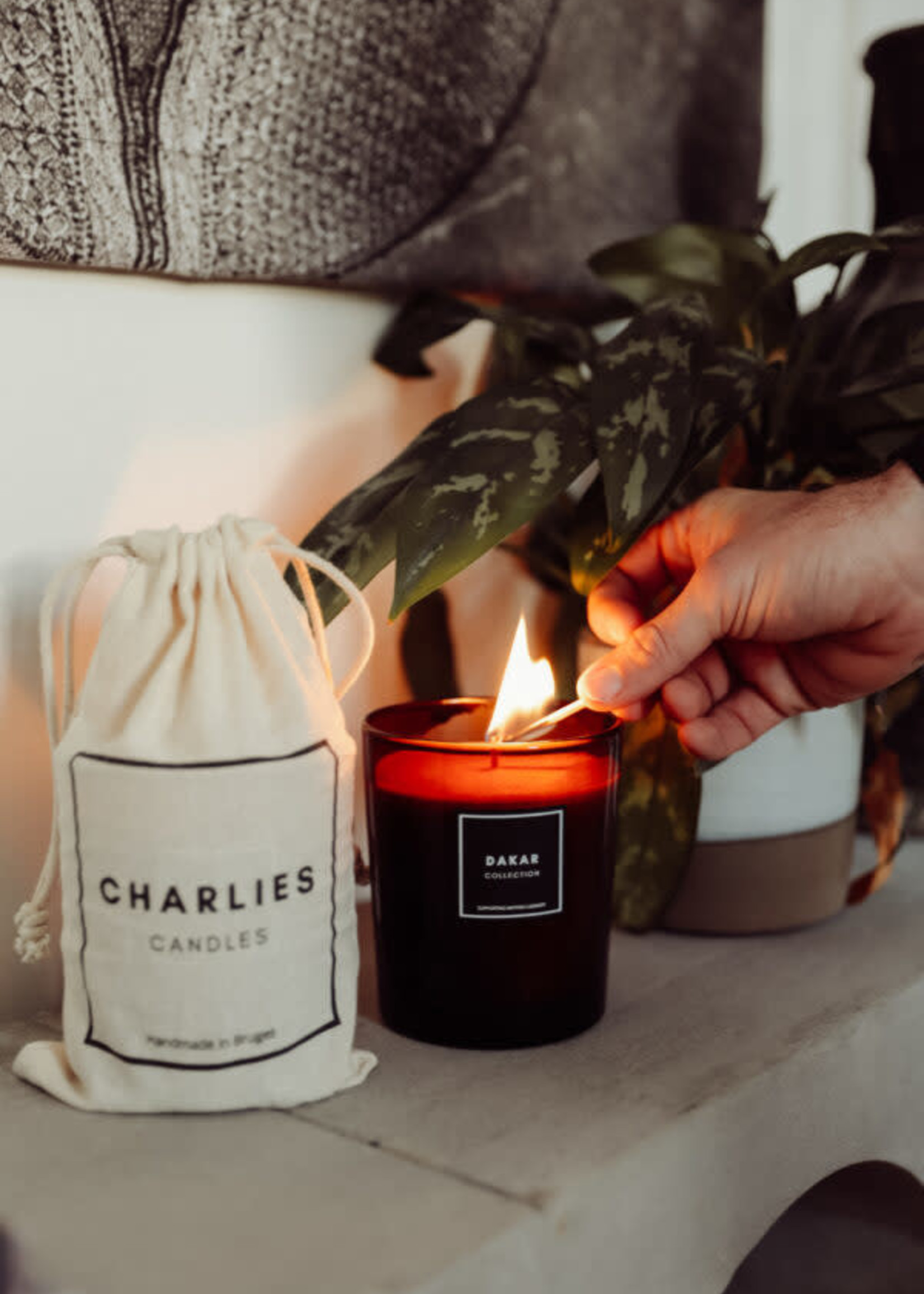 Charlies Candles Kaars Dakar Medium + bruin glas