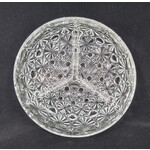 Plat compartimenté en verre taillé