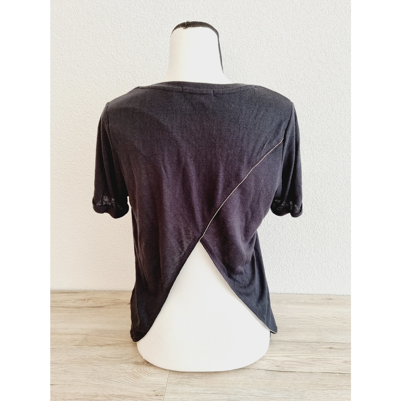 Lpb Woman T-shirt noir ouvert derrière (SIZE : S/M)
