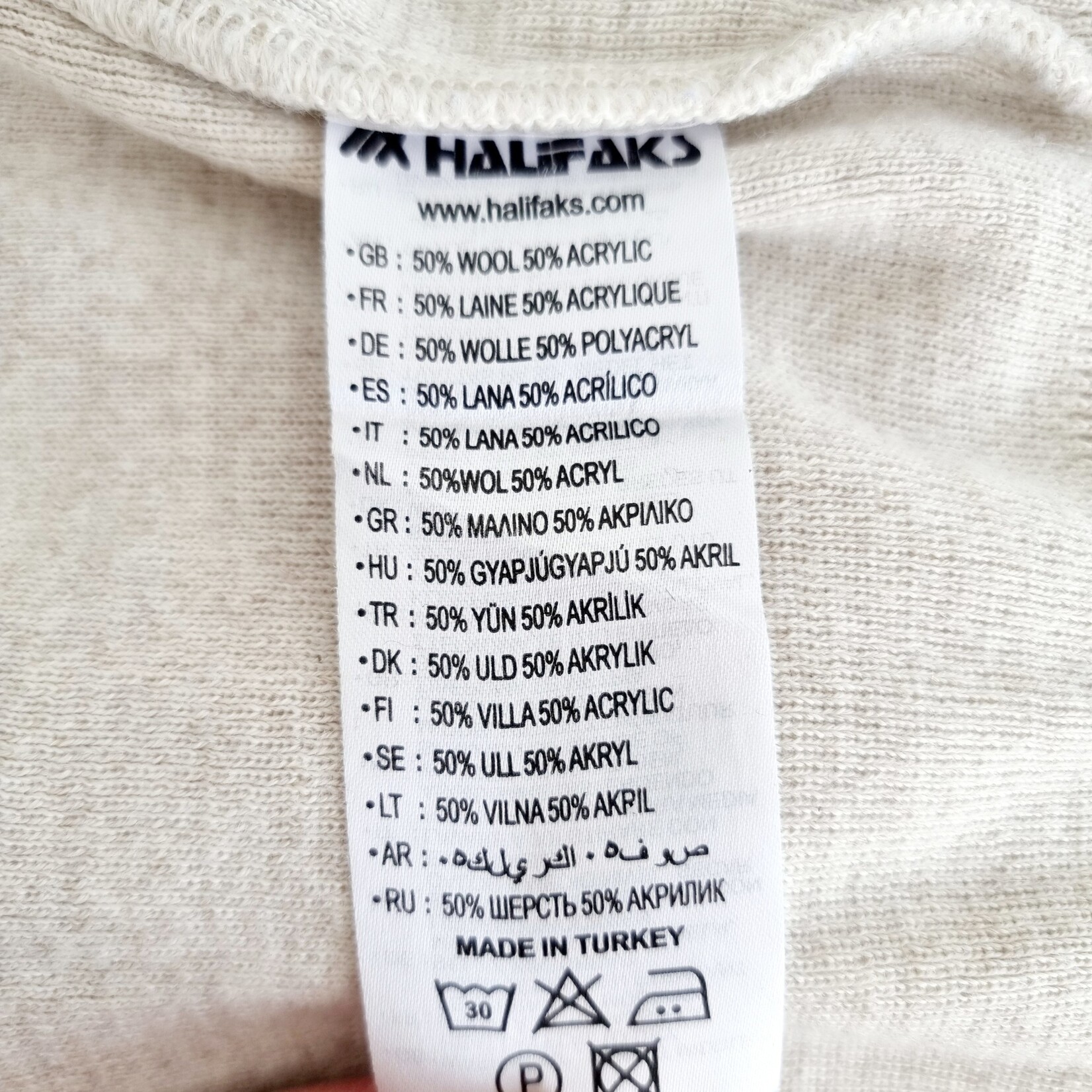 HALIFAKS Pullover col en V motif argyle (SIZE : M)