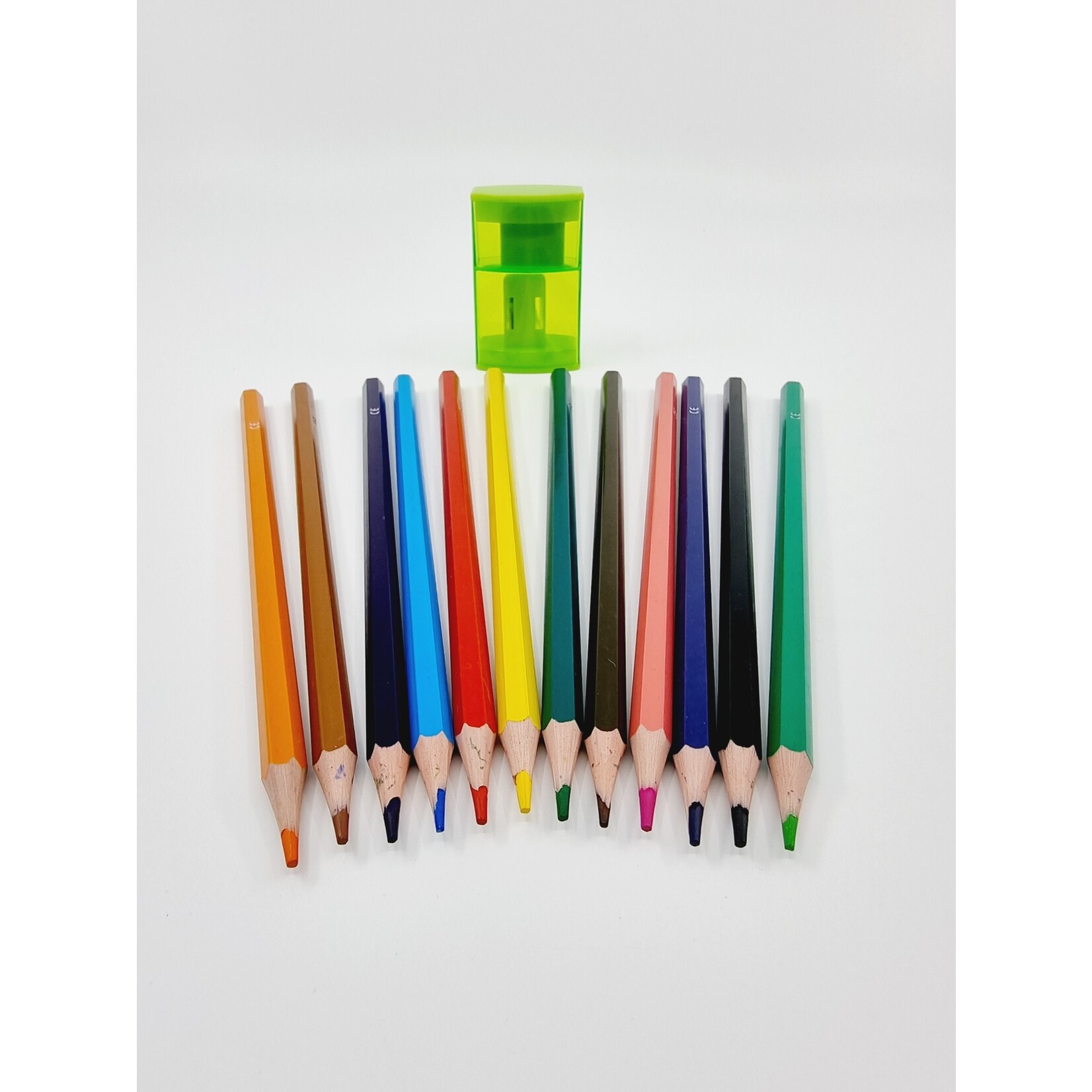 Crayons de couleur avec taille-crayon/gomme - vert