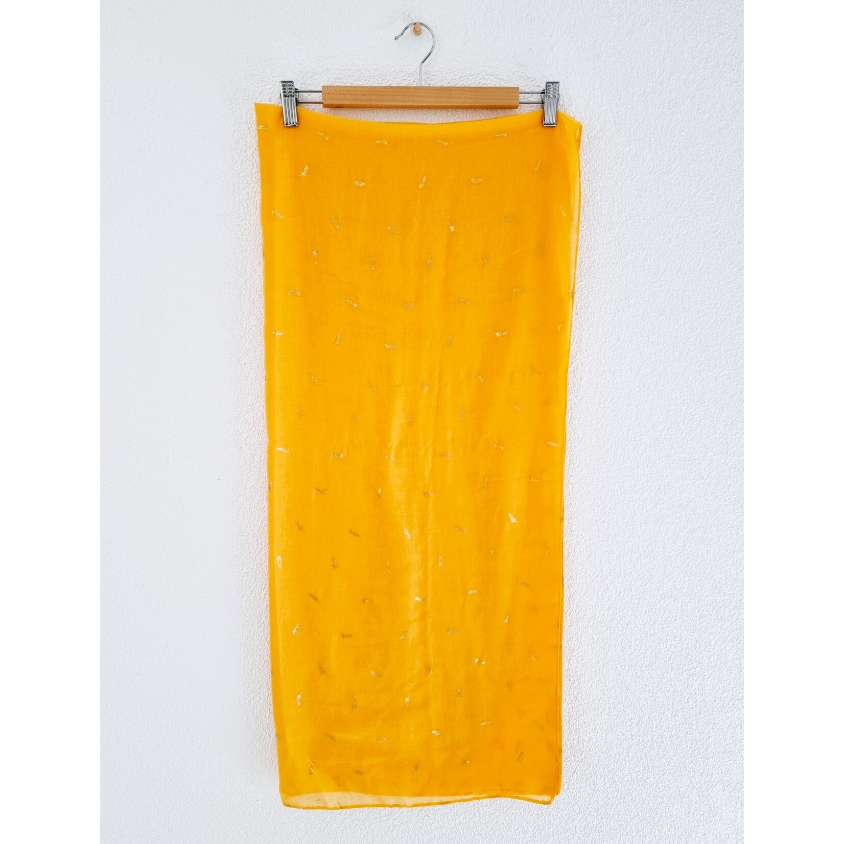 Cache Cache Foulard jaune imprimé plume