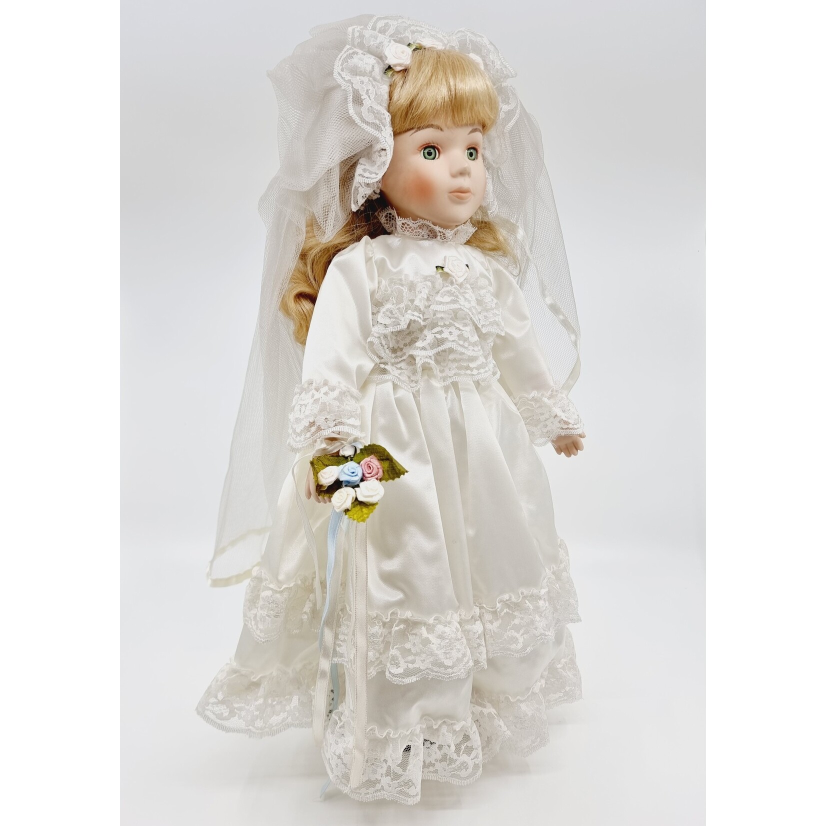 Poupée en porcelaine, The Classique Collection - Crystal