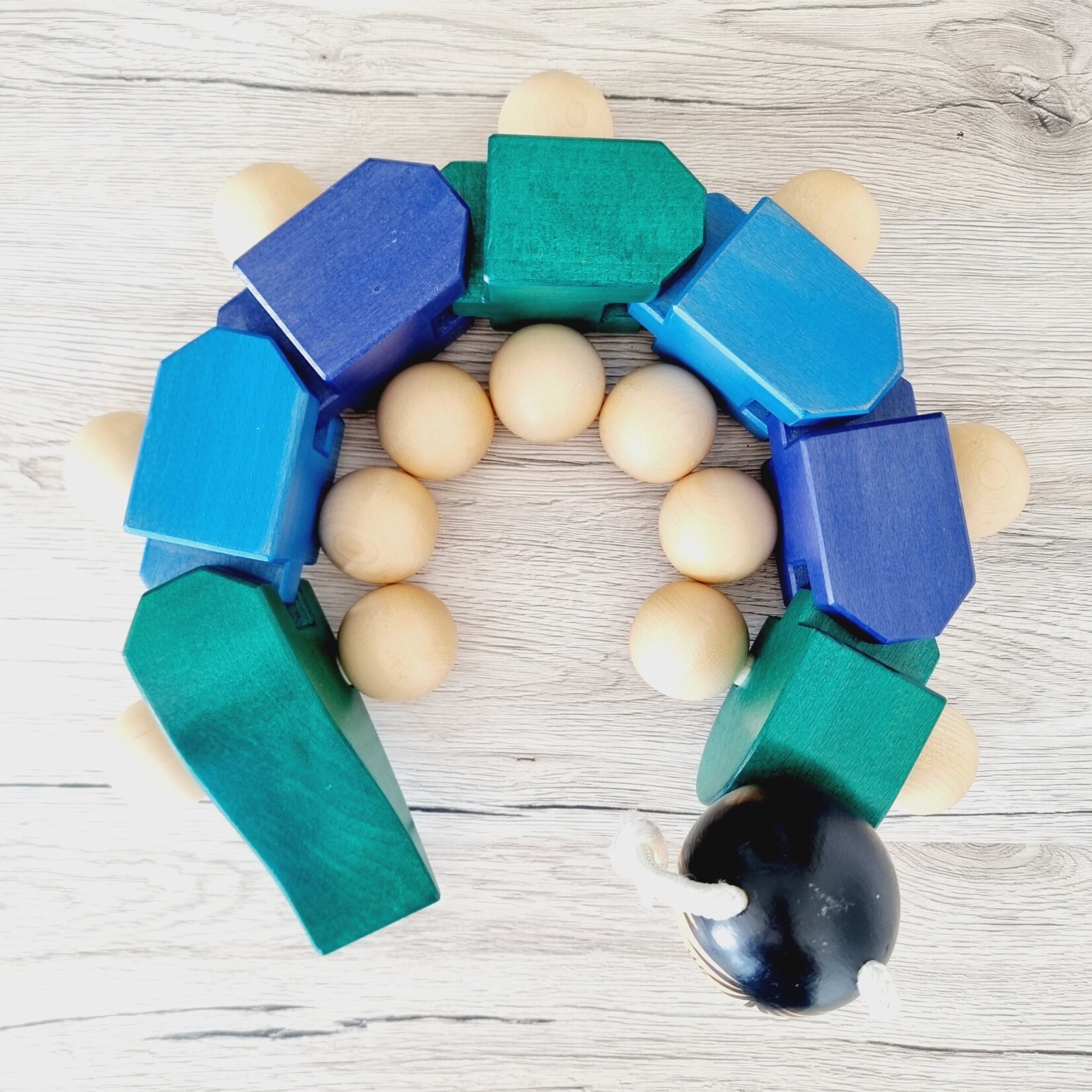 Camille la chenille en bois de Weizenkorn