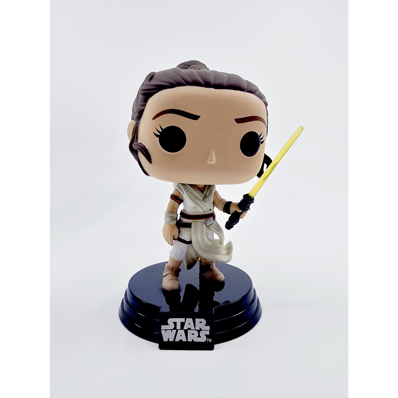 Figurine Funko Pop! Star Wars – Rey (Yellow Lightsaber) #432
