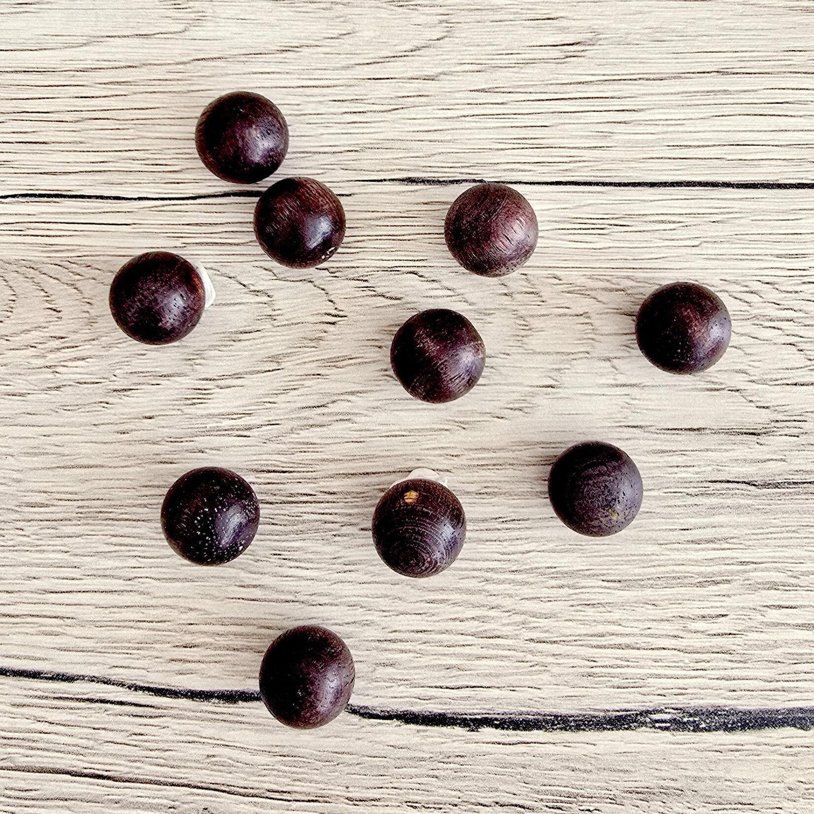 Rampe en bois avec voitures et billes