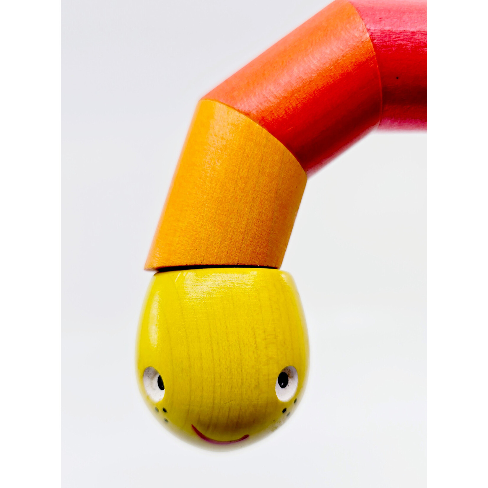 Chenille articulée en bois