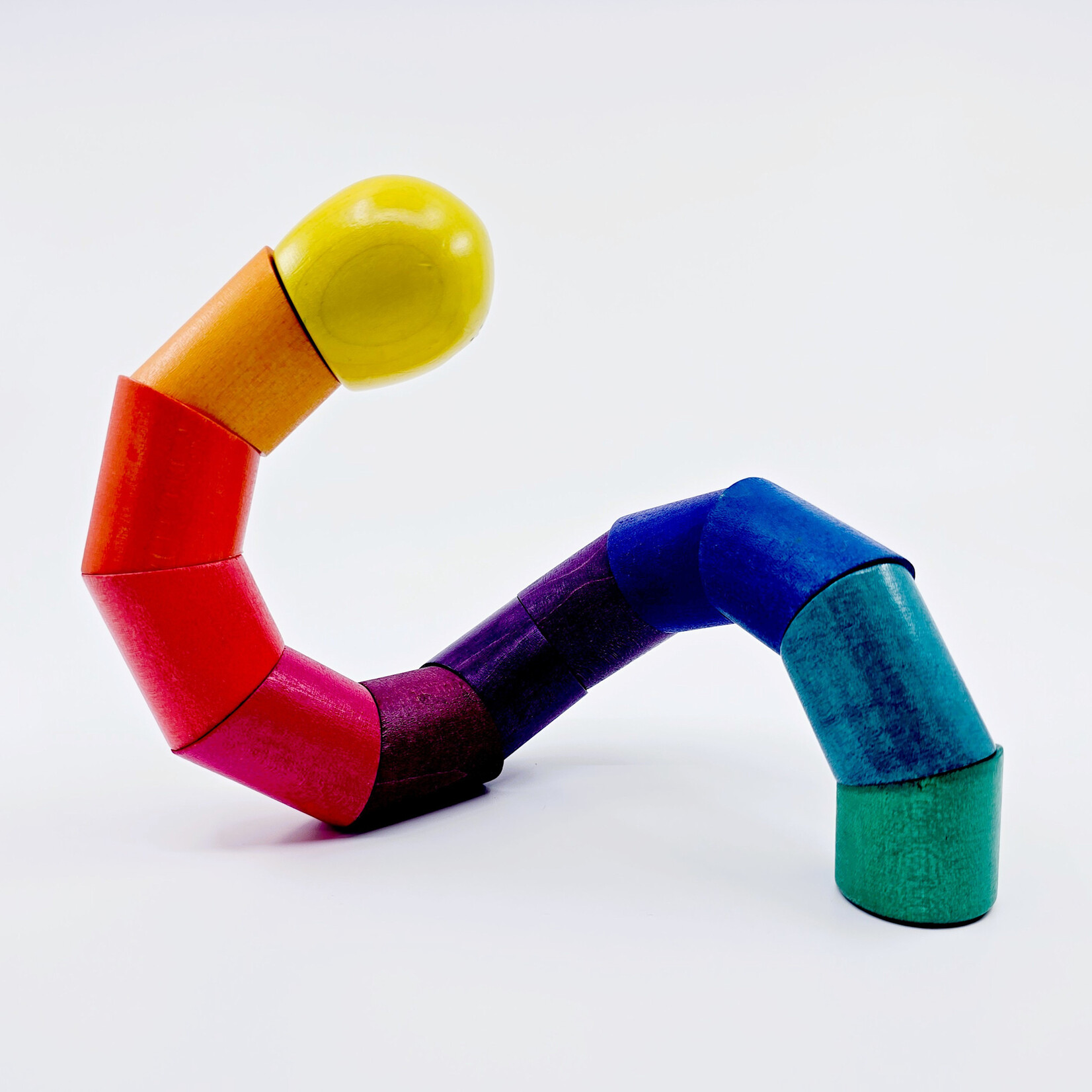 Chenille articulée en bois