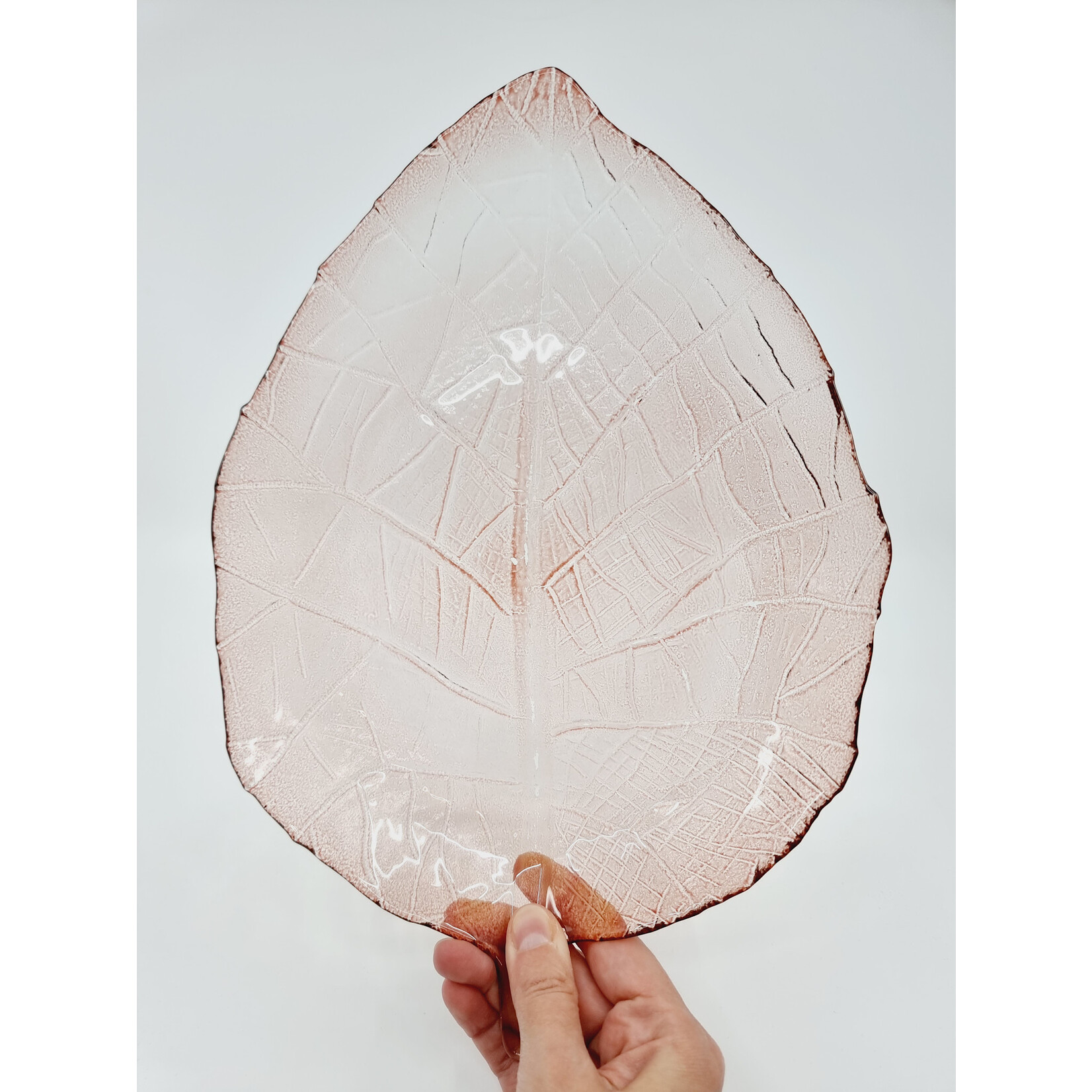 Plat décoratif en forme de feuille