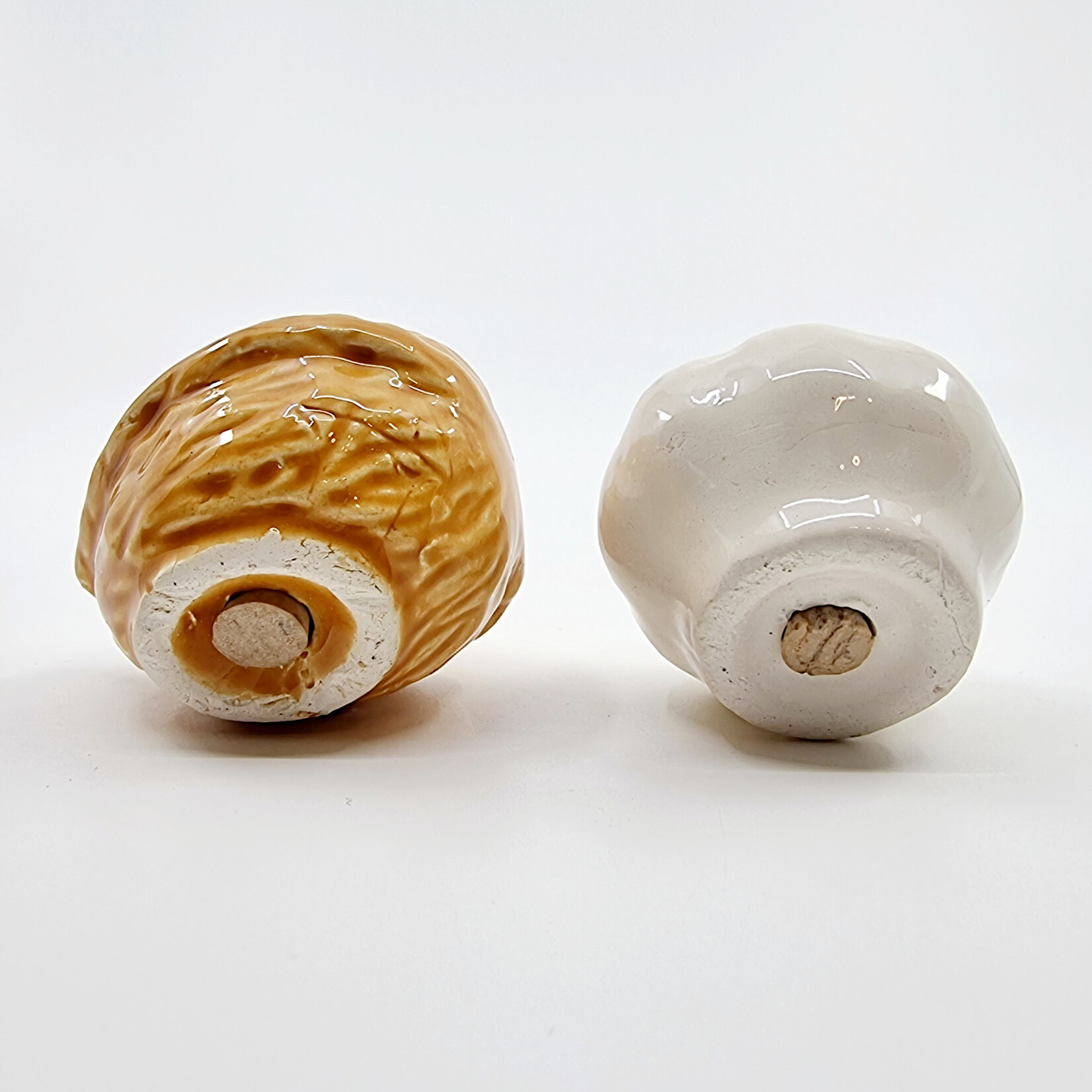 Salière et poivrière en céramique – duo noix et ail