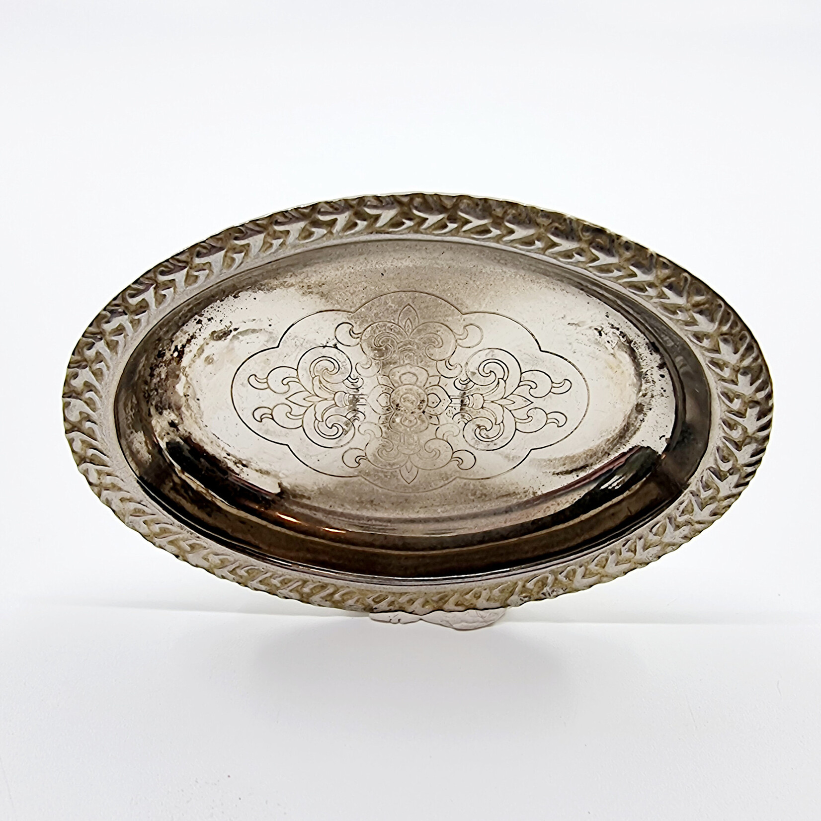 Salière et poivrière vintage en verre avec plateau en métal argenté