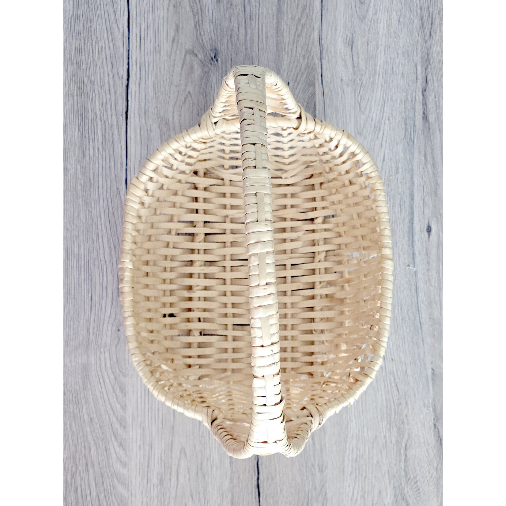 Panier en osier tressé