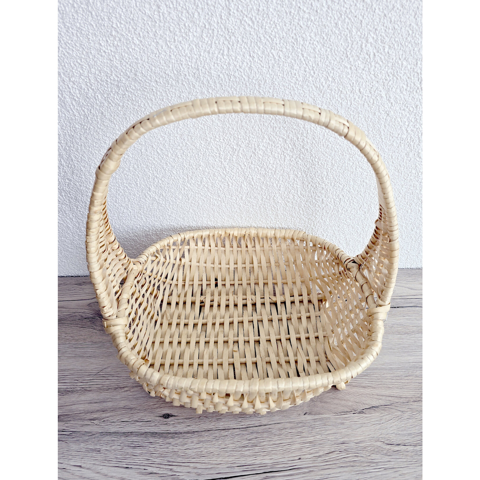Panier en osier tressé