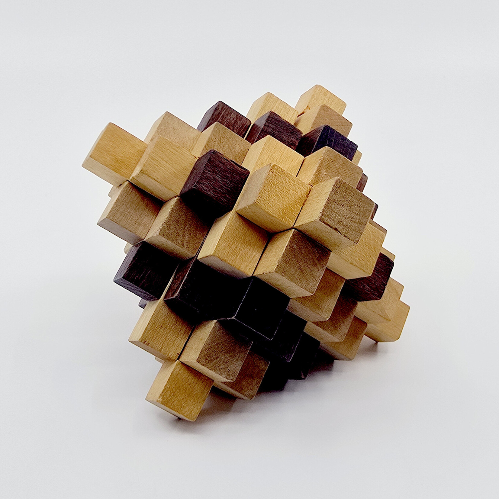Casse-tête en bois – L’énigme des cubes entrelacés
