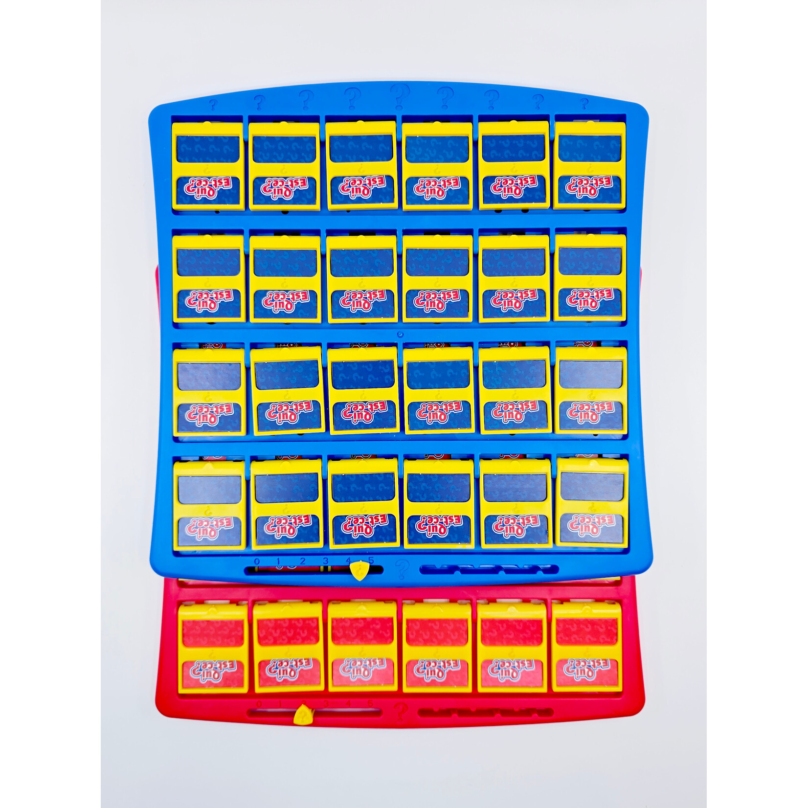 Hasbro Gaming Qui Est-ce ? Le célèbre jeu de déduction