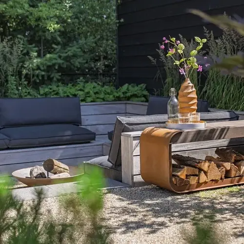 Cortenstaal houtopslag / tuinbank 150x40x45cm - Bamboe zitting Cortenstaal houtopslag / tuinbank 150x40x45cm - Bamboe zitting