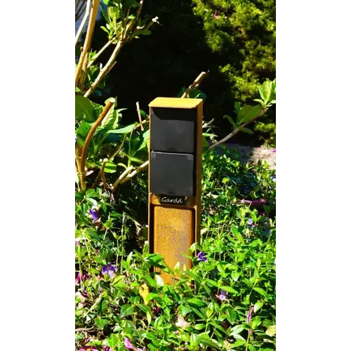 Cortenstaal stopcontactpaal met dubbel stopcontact + voetplaat + grondanker Cortenstaal stopcontactpaal met dubbel stopcontact + voetplaat + grondanker