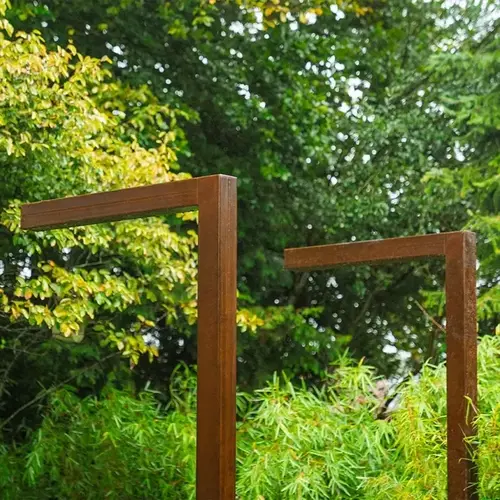 Cortenstaal pergola L-vorm 110x10x250cm