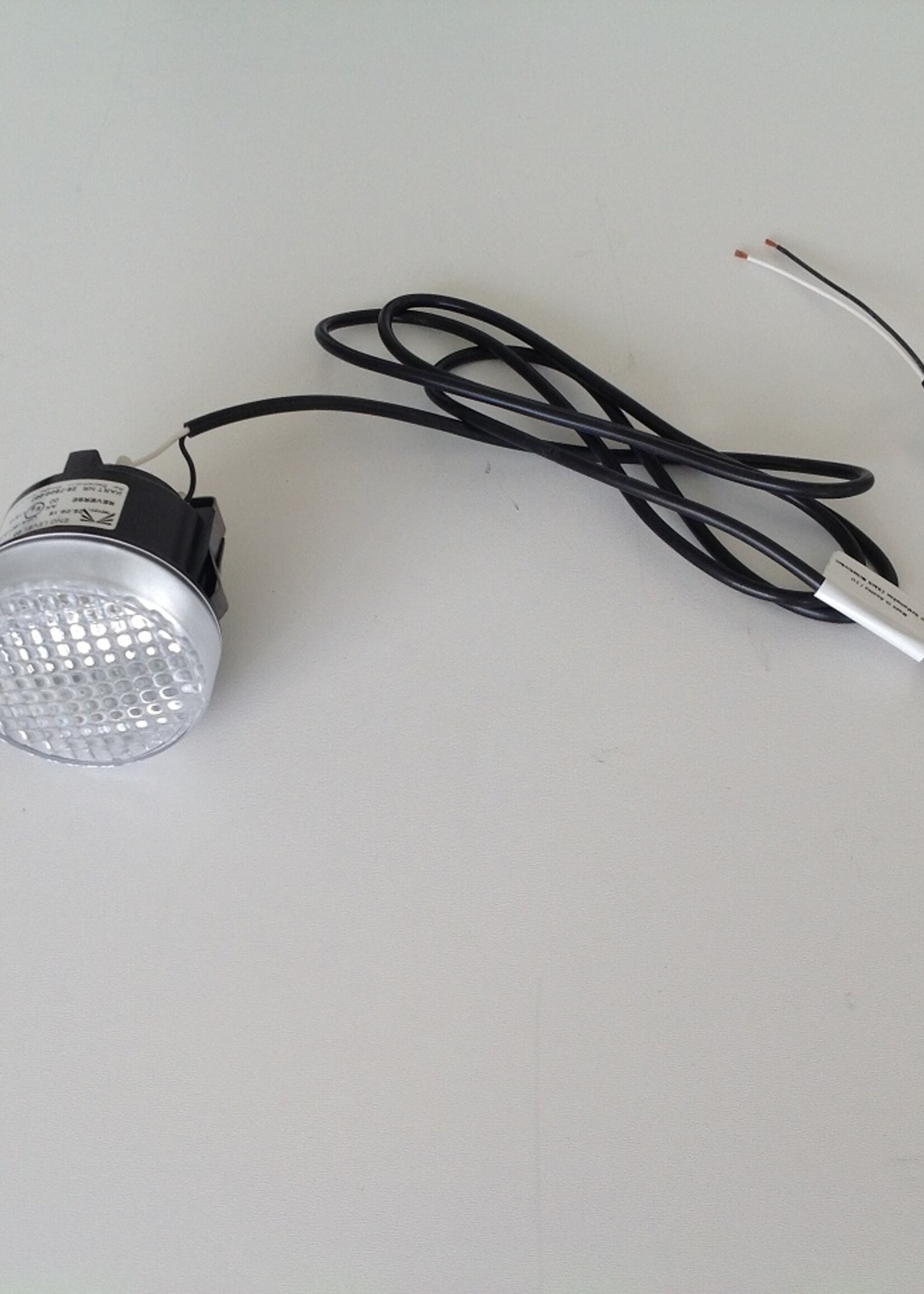 Aspöck Aspöck Roundpoint II wit, 2 polig met 1,8m. kabel, 12V, IP54