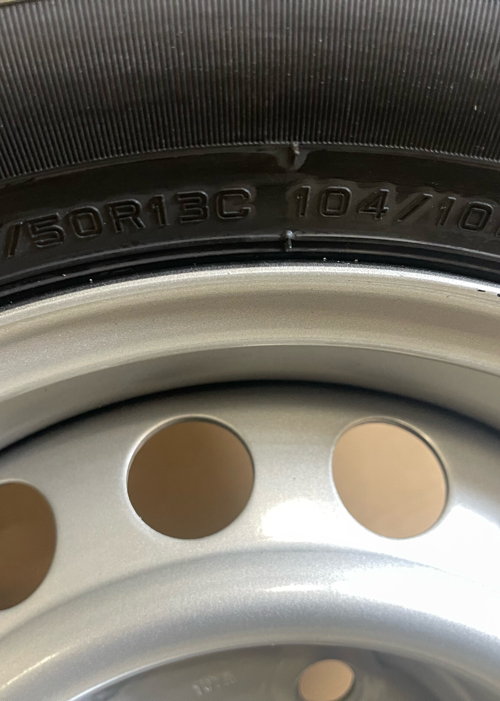 Wiel + Band 195/50R 13C 8PR,5,5J-13