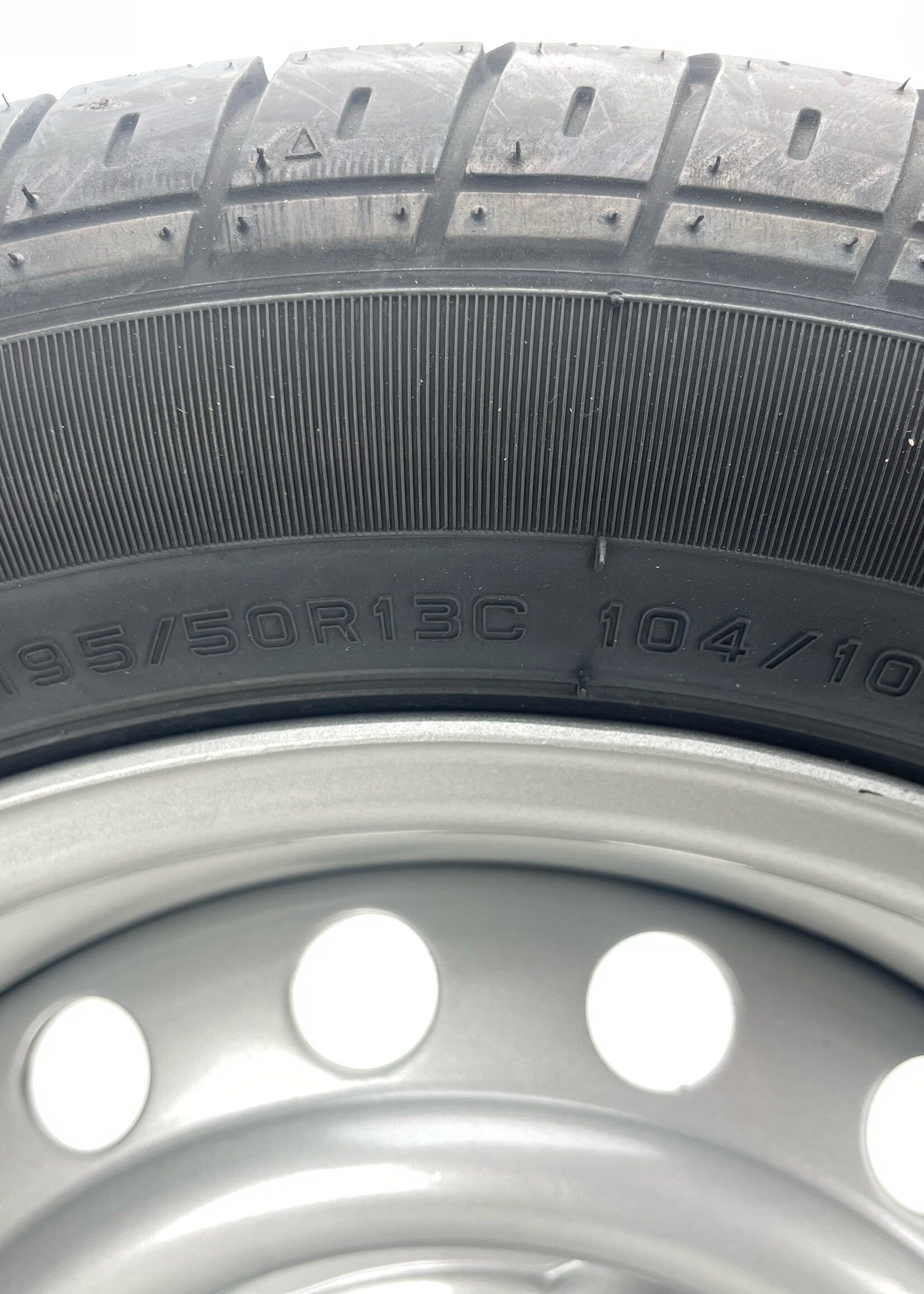 Band met velg  195/50 R13 C 8PR velg 6J-13