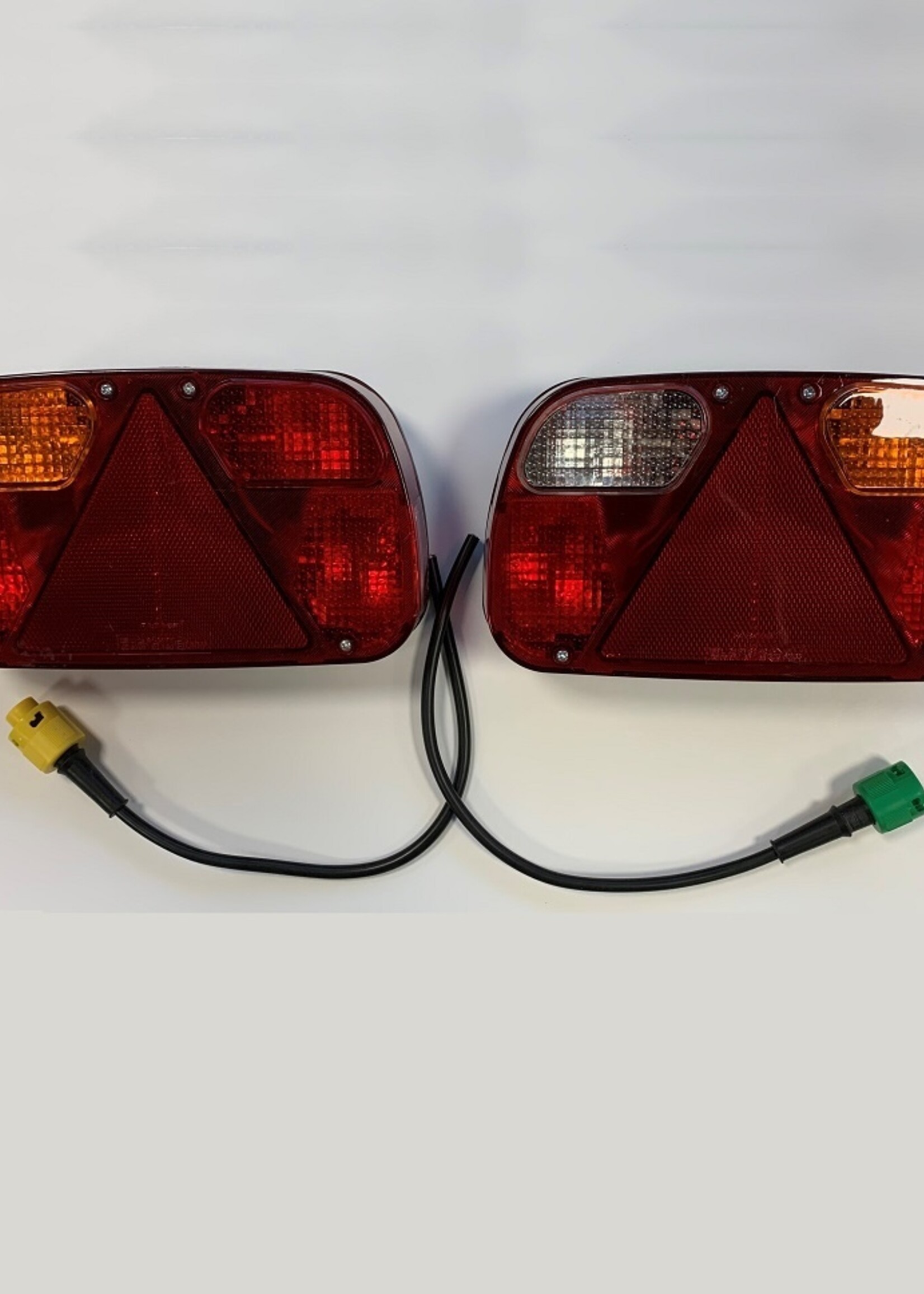 DTR Verlichtingsset 235x135x52 met 30cm kabel 5-polig