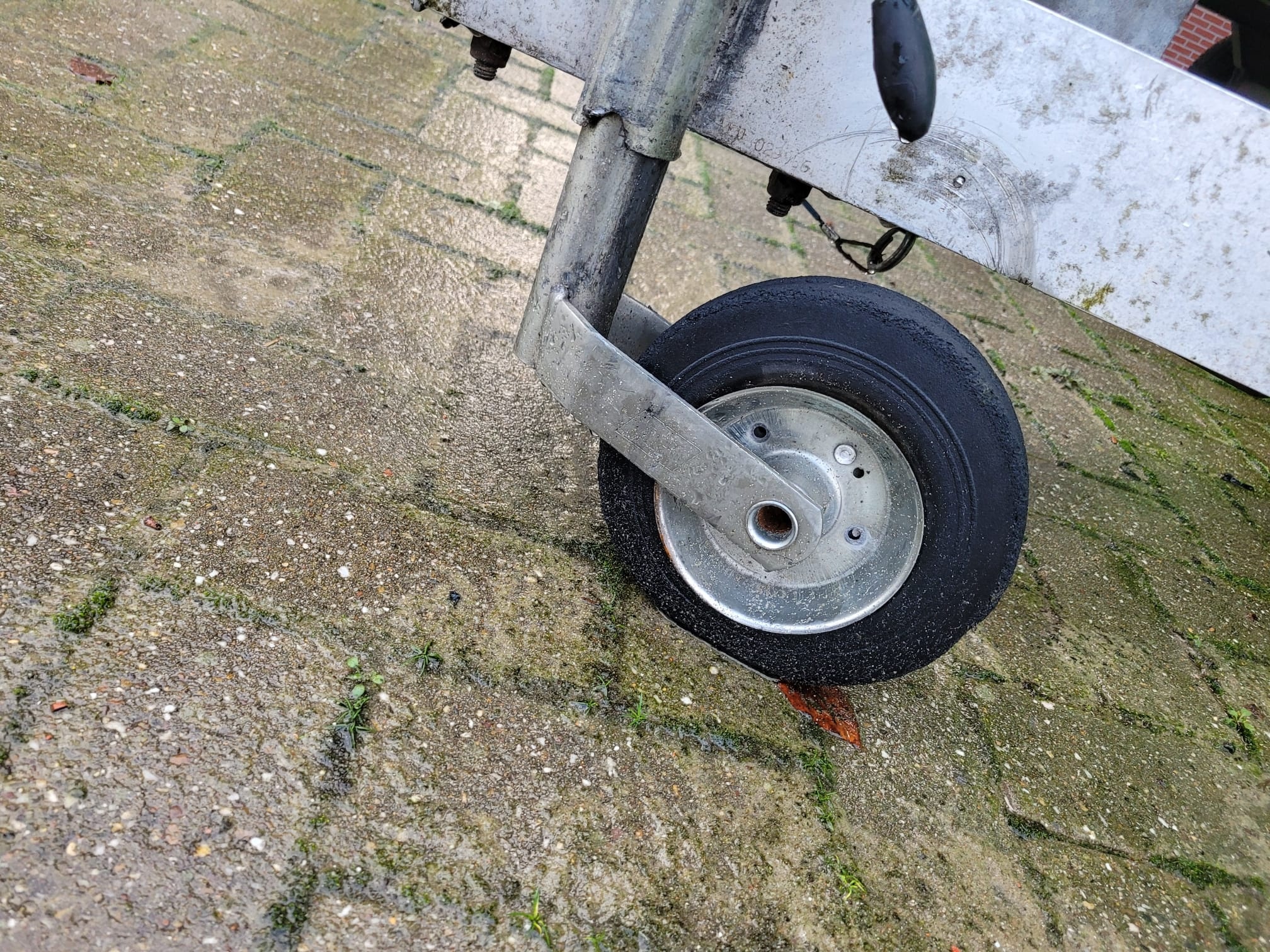 Waar moet je op letten bij het gebruik van een neuswiel van een aanhanger?