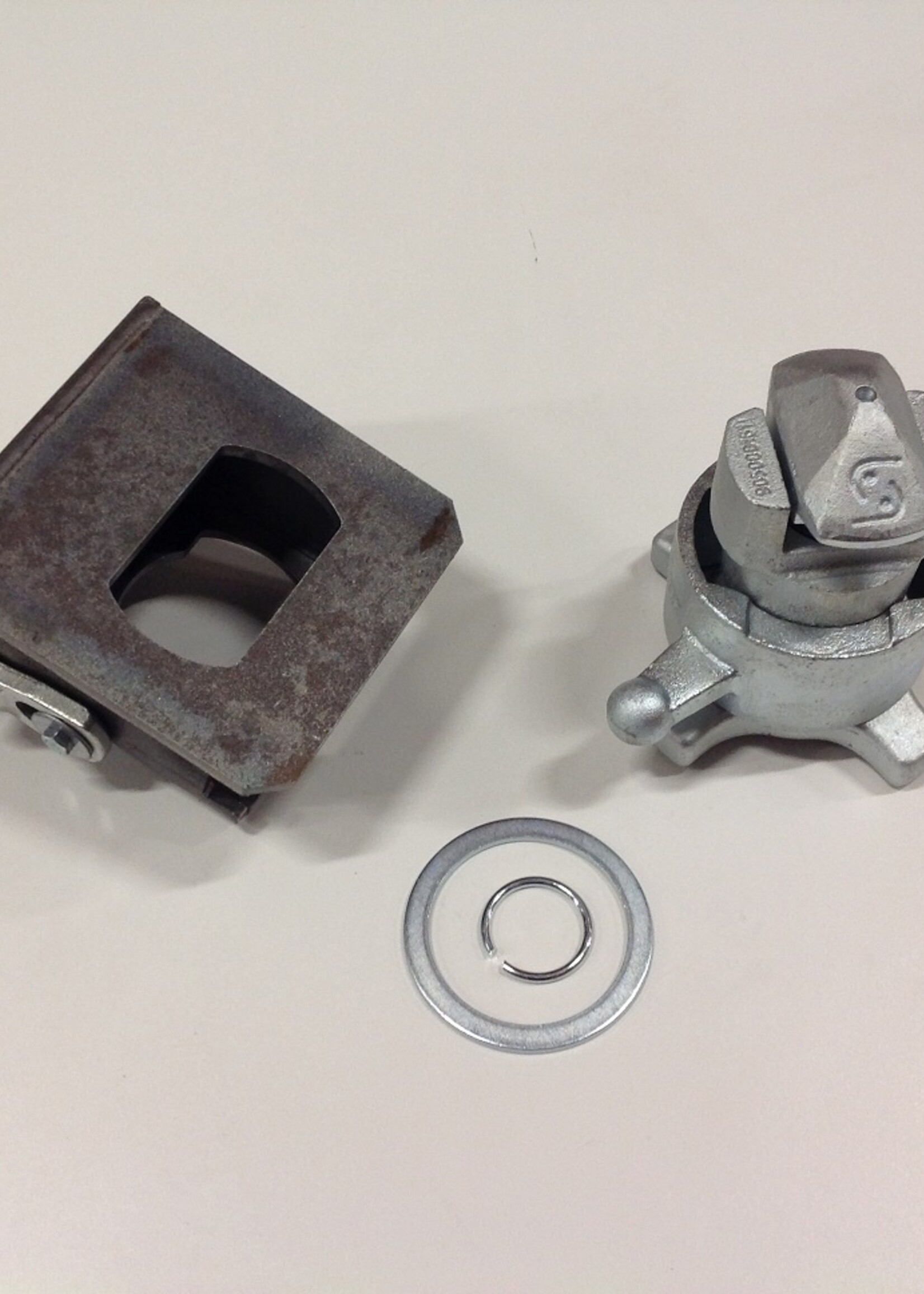 Schneider Twistlock CV 01 105 A R 401 VAK ongemonteerd + blank