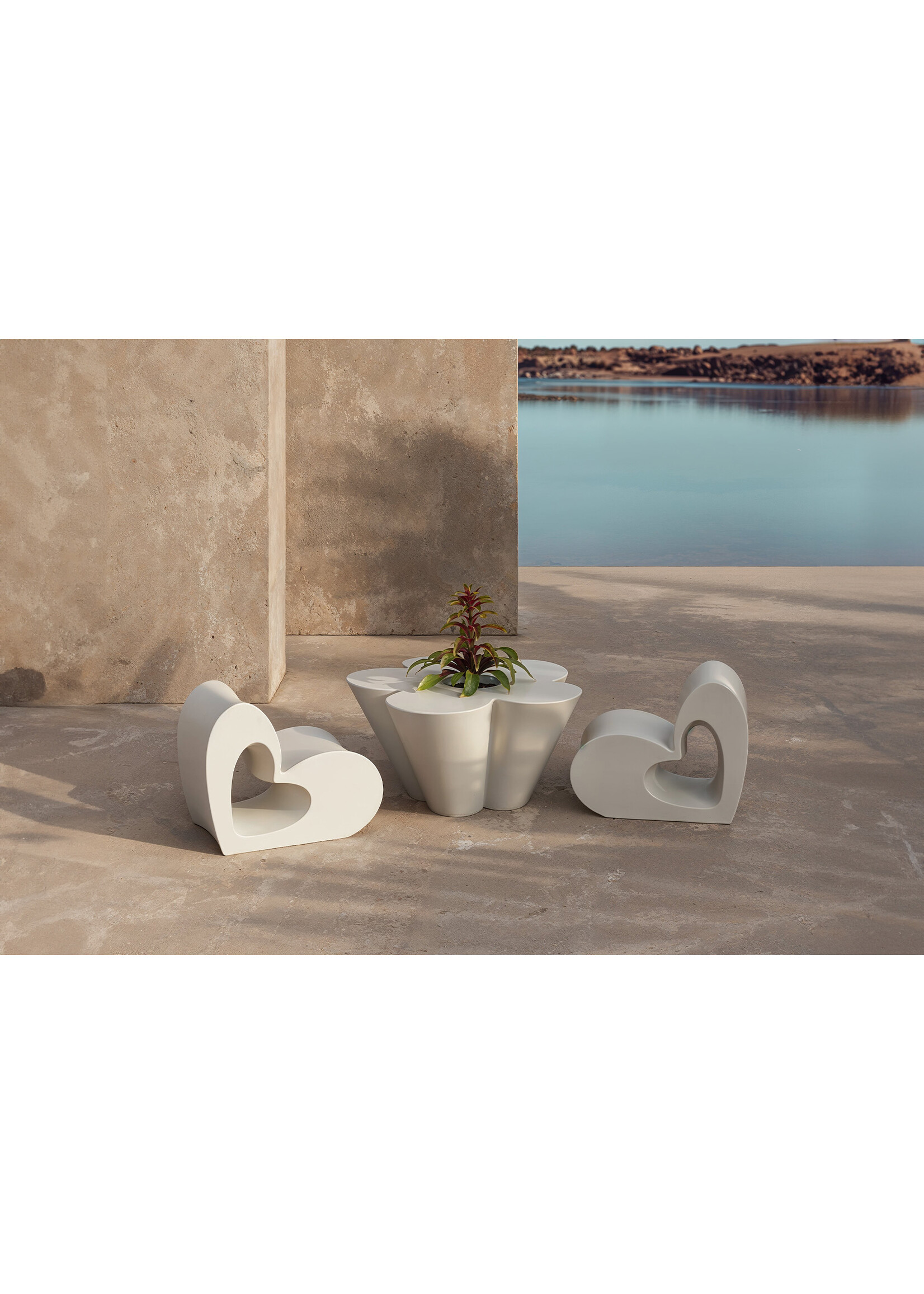 Vondom Agatha Table