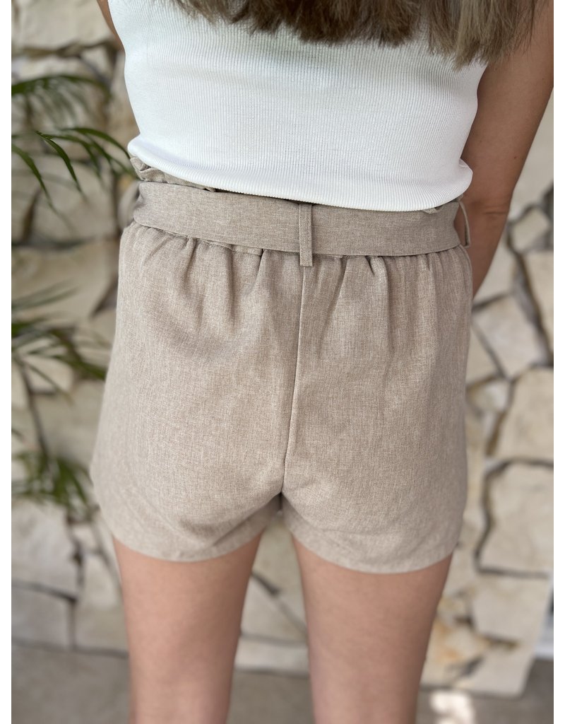 Lovely taupe ruffle short