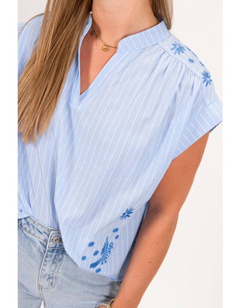 21Jewelz Blauwe blouse met blauw borduursel