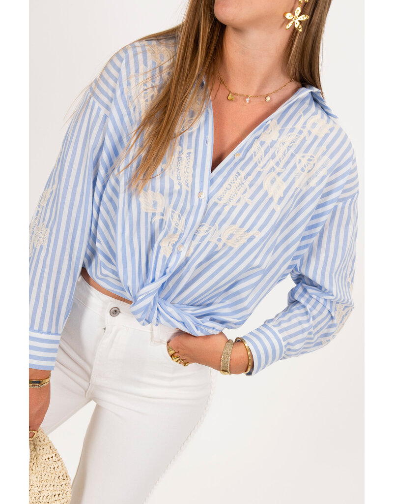 21Jewelz Blauw-wit gestreepte blouse met geborduurde bloemen