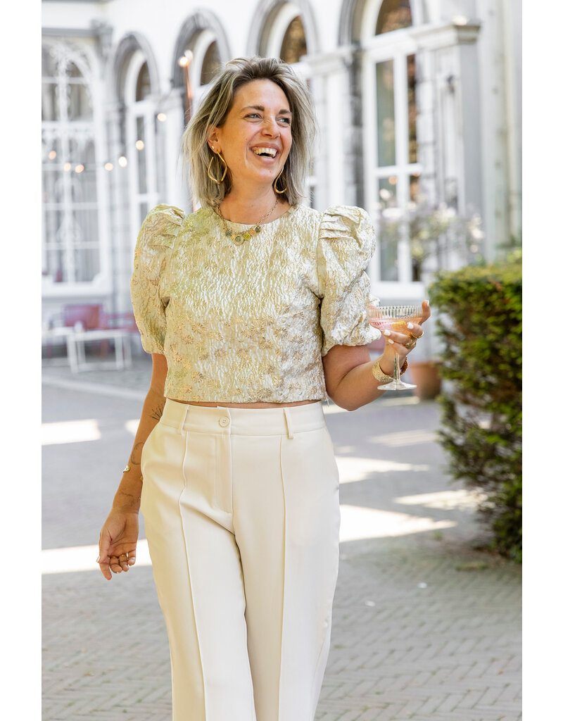 21Jewelz Pofmouwen top met gouden bloemen en jacquard print