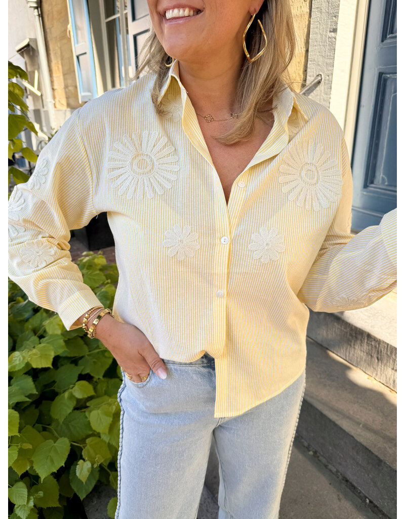 21Jewelz Gestreepte blouse met geborduurde bloemen - geel