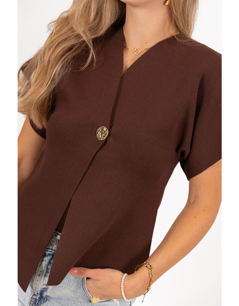 21Jewelz Elegante top met gouden knoop - bruin