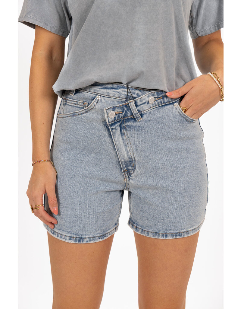 21Jewelz Shortje met schuine knoop