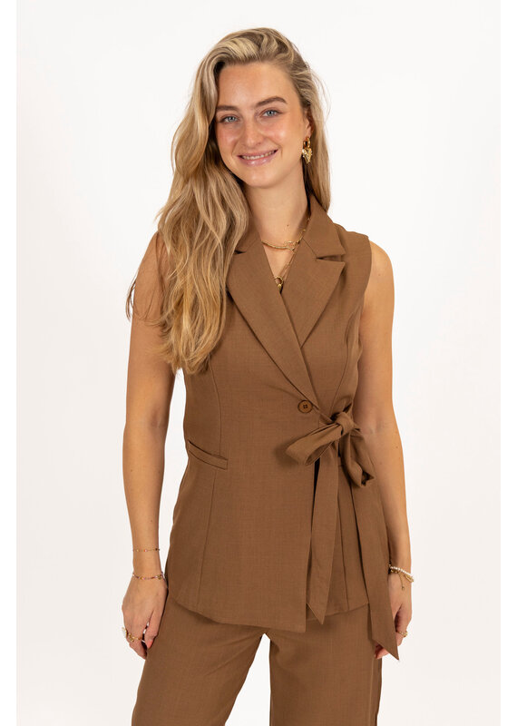 21Jewelz Lang gilet met ceintuur - bruin