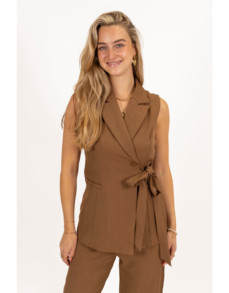 21Jewelz Lang gilet met ceintuur - bruin