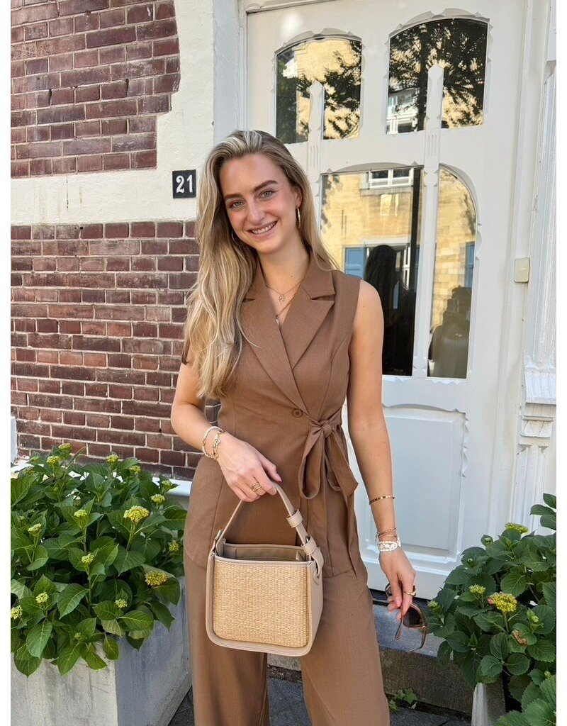 21Jewelz Lang gilet met ceintuur - bruin