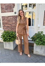 21Jewelz Lang gilet met ceintuur - bruin