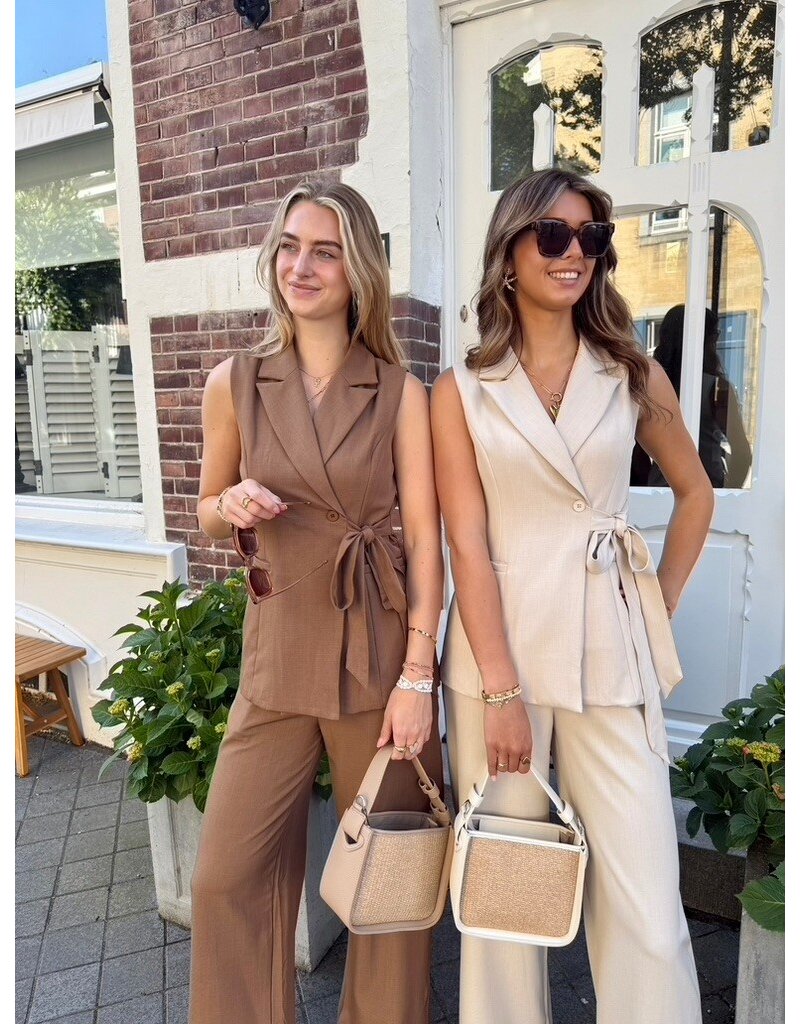 21Jewelz Lang gilet met ceintuur - beige